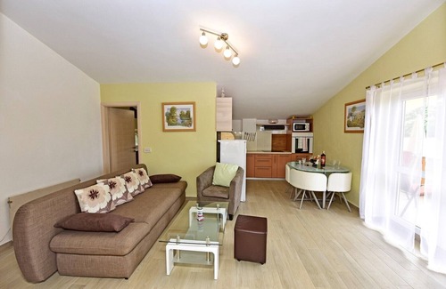 Nova Vas Apartment | Apartment Laura C with shared Pool