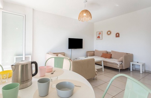 Puget-sur-Argens Apartment | Apartment 'Le Cottage Paisible' with Private Garden and Wi-Fi