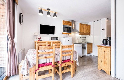 Villarodin-Bourget Apartment | Apartment 'Les Chalets De La Vanoise N°4208' with Mountain View and Balcony