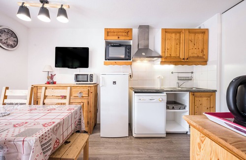 Villarodin-Bourget Apartment | Apartment 'Les Chalets De La Vanoise N°4208' with Mountain View and Balcony