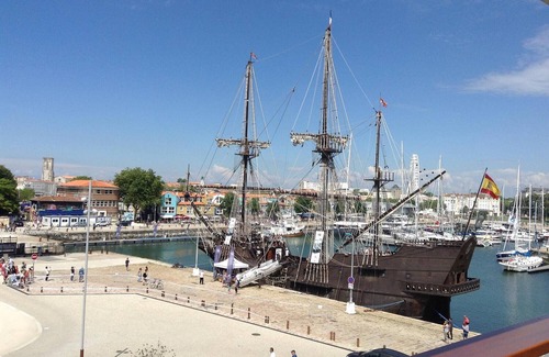 La Rochelle City Centre Apartment | Apartment 'Les 2 Tours La Rochelle' with Balcony and Wi-Fi