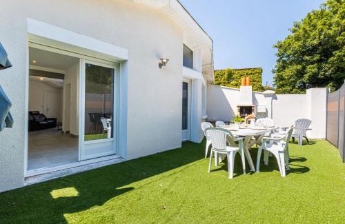 Les Mathes Apartment | Apartment Les Sablières by Interhome