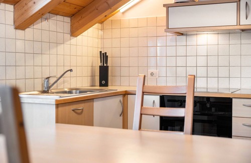 Naz Apartment | Apartment 'Linder 21' with Mountain View, Shared Pool and Wi-Fi