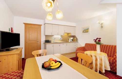 Campo Tures Apartment | Apartment 'Loderhof Blumenwiese' with Mountain View, Shared Garden and Wi-Fi