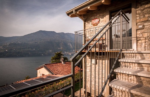 Blevio Apartment | Apartment 'Loft and Veranda on Lake Como' with Lake View, Wi-Fi and Air Conditioning