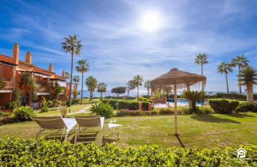 New Golden Mile Apartment | Apartment Los Molinos on the beachfront with pool