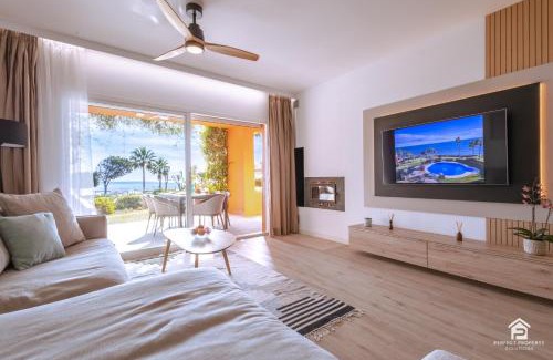 New Golden Mile Apartment | Apartment Los Molinos on the beachfront with pool