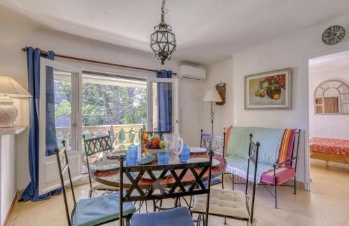 Les Lecques Apartment | Apartment Lou Jas by Interhome