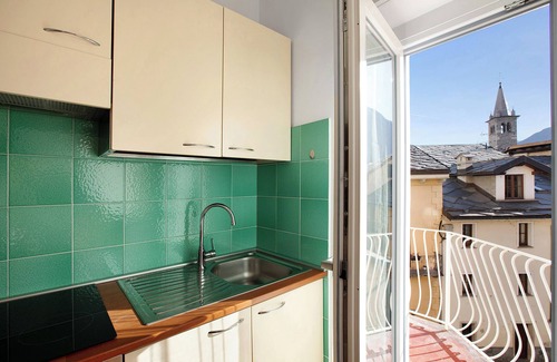 Aosta Apartment | Apartment "Maison Étoile - Stella" with Mountain View, Balcony & Wi-Fi