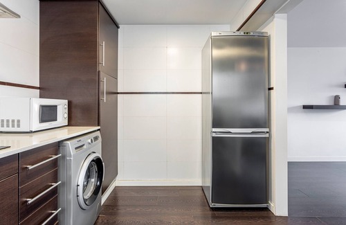 La Carrasca Apartment | Apartment 'Malvarrosa' with Balcony and Wi-Fi