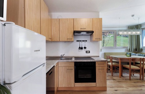 Muhlbach Apartment | Apartment 'Maria Beatrice Verde' with Lake View, Private Terrace and Wi-Fi