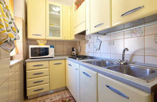 La Pietraia Apartment | Apartment 'Marina' with Balcony, Wi-Fi and Air Conditioning