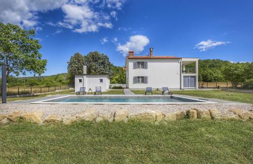 Ripenda Verbanci Apartment | Apartment Mirna with Swimming Pool