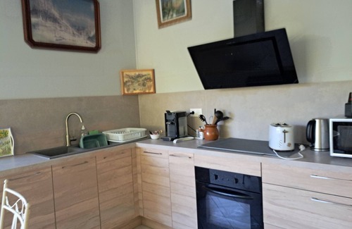 Carla-de-Roquefort Cottage | Apartment 'Moulin Ariège' with Mountain View, Private Garden and Air Conditioning