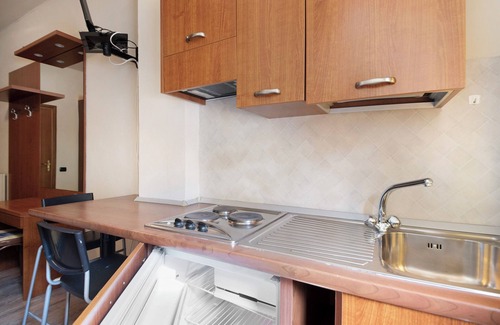 Moneglia Apartment | Apartment Monolocale Moneglia 24 close to the Beach with Shared Pool & Wi-Fi