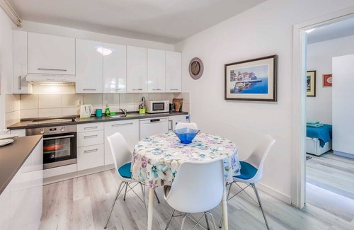 Njivice Apartment | Apartment Moracea near the beach