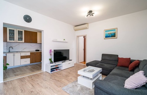 Rozat Apartment | Apartment N&I - One Bedroom with Terrace