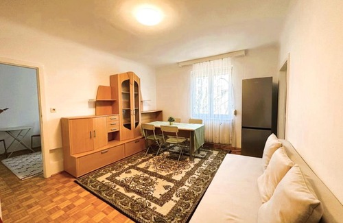 Meidling Apartment | Apartment near Schönbrunn Palace Vienna