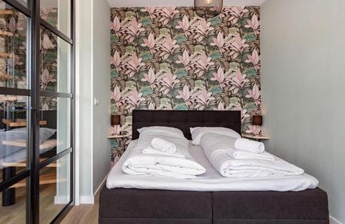 Offingawier Villa | Apartment near Sneekermeer water sports