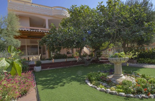 Metajna Apartment | Apartment near the beach (20m), balkony with mountain view