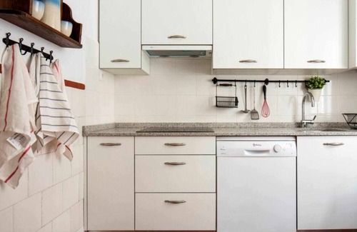 Basauri Apartment | Apartment next to the metro station and a garden