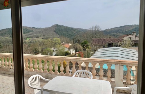 Saint-Gery Apartment | Apartment "Nid d'Etoiles" with private parking