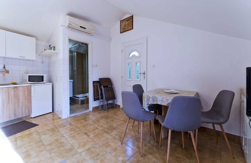 Ploce Apartment | Apartment Niki - One-Bedroom Apartment with Balcony (A2+1)