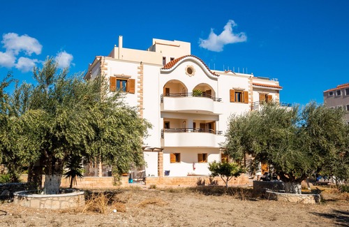 Karpathos Apartment | Apartment 'No 4' with Mountain View, Wi-Fi and Air Conditioning