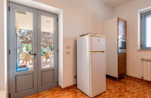 Selva di Fasano House | Apartment 'Oasi Di Pace' with Mountain View, Wi-Fi and Air Conditioning