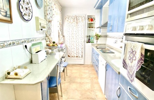 La Herradura Apartment | Apartment "Oasis" Near the Beach with Sea View, Pool, Wi-Fi & Terrace