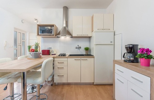 Kukci Apartment | Apartment Oliveto with pool in Porec