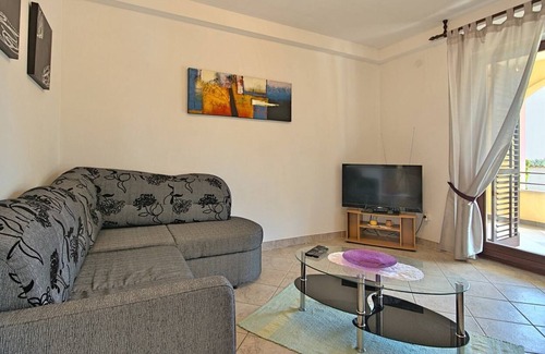 Susnjici Apartment | Apartment on the ground floor of a family house with pool