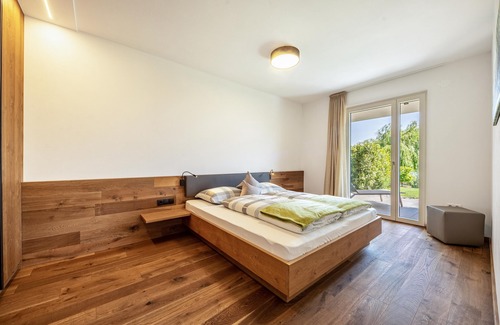 Tirolo Apartment | Apartment 'Pataunerhof Betulla Lodge' with Mountain View, Garden, Shared Pool & Wi-Fi