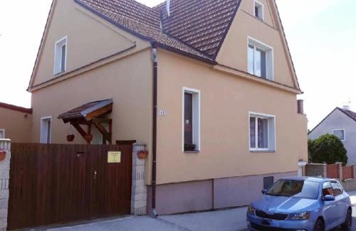 Unhost Apartment | Apartment Patera