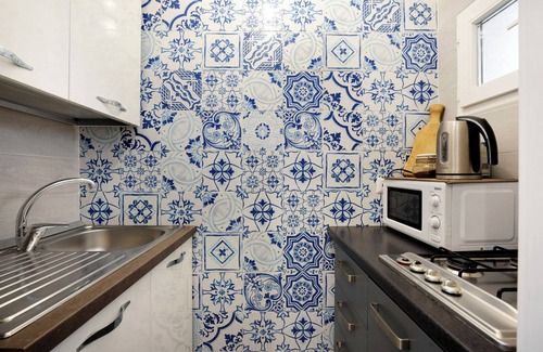 Vico Equense Apartment | Apartment 'Penisola 5' with Shared Terrace, Wi-Fi and Air Conditioning