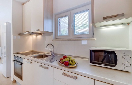 Artatore Apartment | Apartment Pineta 1, offers you comfort for your ideal vacation, located in Artatore.