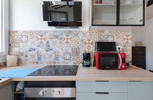 Arenys de Mar Apartment | Apartment 'Portblanc Front' with Sea View, Wi-Fi and Air Conditioning