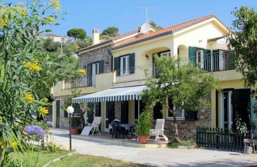 Poggi Apartment | Apartment Primavera - PGI131 by Interhome