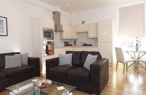 Andover Apartment | Apartment-Private Bathroom-2 Bedrooms