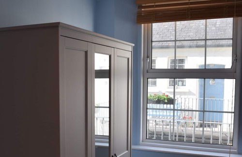 Torquay City Centre Apartment | Apartment-Private Bathroom