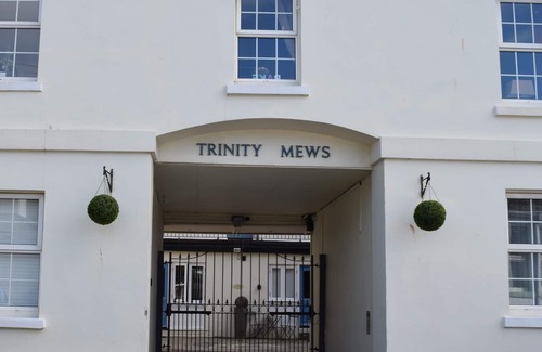 Torquay City Centre Apartment | Apartment-Private Bathroom