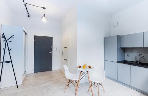 Brzezinka Apartment | Apartment Quiet Street 11/5E