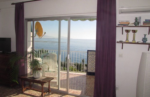 Velilla-Taramay Apartment | Apartment - right on the sea - large balcony - wonderful sea view