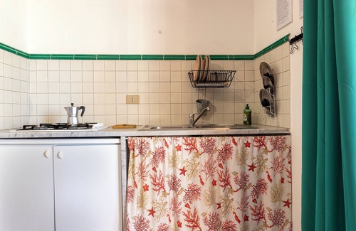 Pivarada Apartment | Apartment "Rosso Marrone" with Sea View, Private Terrace & Wi-Fi