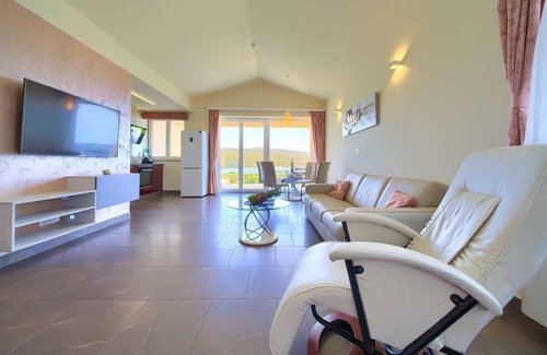 Kornic Apartment | Apartment ROYAL 1 with pool and jacuzzi