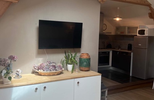 Rotheneuf-Le Pont Apartment | Apartment same level, 3 min walk to beach, Garden