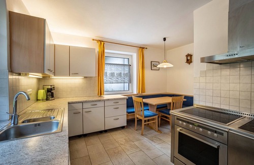 Pfalzen Apartment | Apartment 'Silbernagl Terrasse - Blick Zum See' with Shared Terrace and Wi-Fi