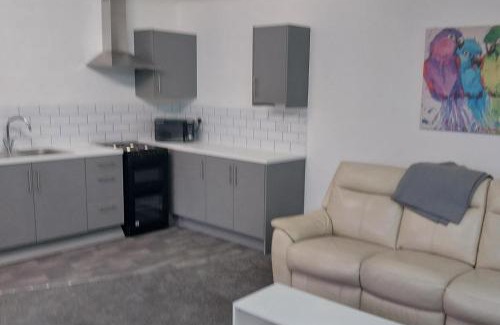Howlett End Apartment | Apartment - Sleeps 4 - Parking - Close to Stansted