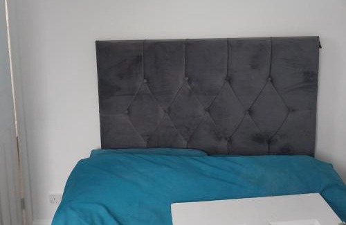 Howlett End Apartment | Apartment - Sleeps 4 - Parking - Close to Stansted