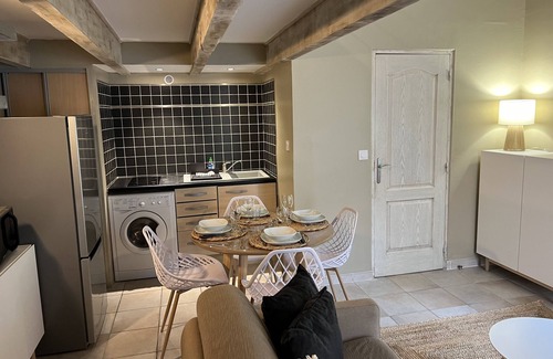 Corte Apartment | Apartment-Standard-Ensuite with Shower-Balcony